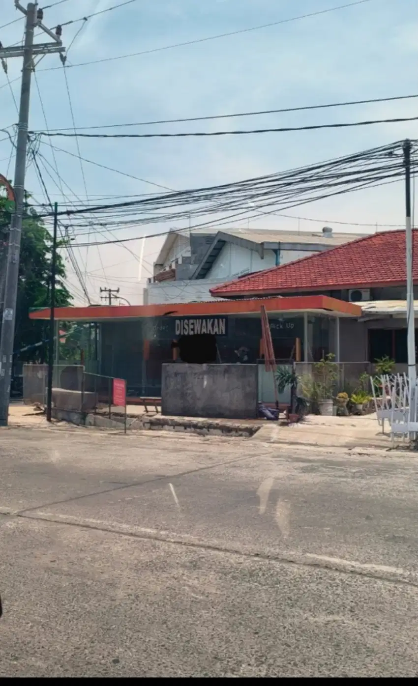 Disewakan  Runga Usaha Di Jln.Raya Kupang Baru