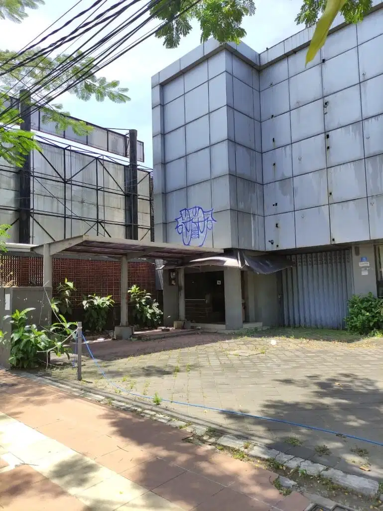 Langka Komersil Area Raya Darmo sebelah fina sederet BCA