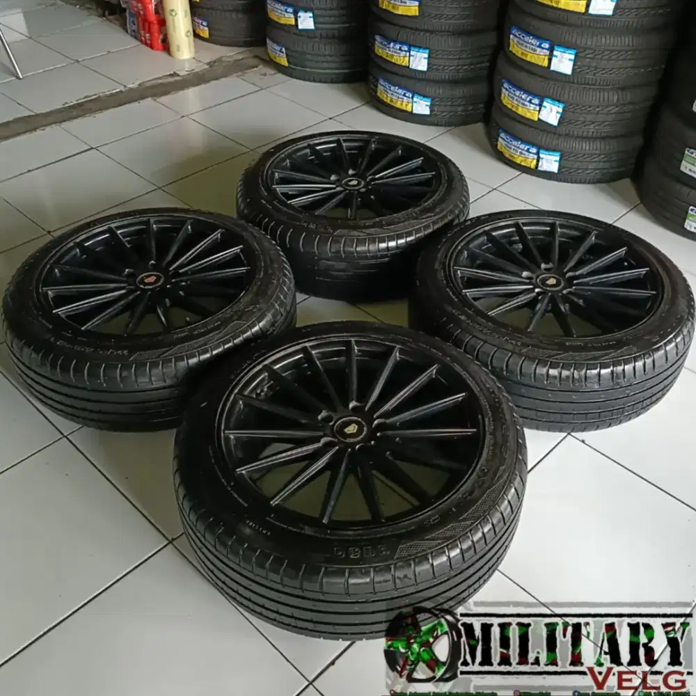 Vossen R18 Blackglossy ban 2023