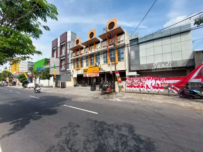 Disewakan Ruko Luas Strategis dekat Meatlovers Tugu