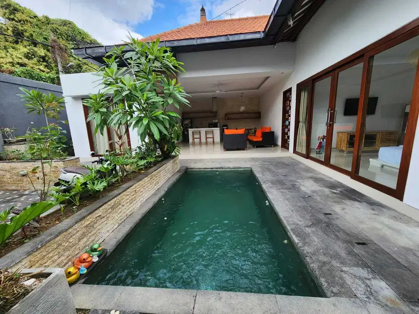 dijual villa lantai 1 kesambi kerobokan