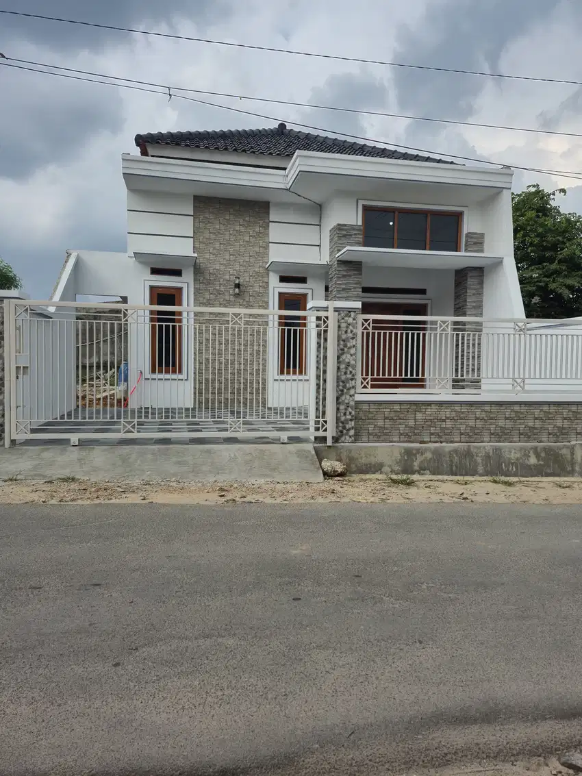 DI JUAL RUMAH MEWAH PINGGIR JALAN PUSAT KOTA BANDARLAMPUNG
