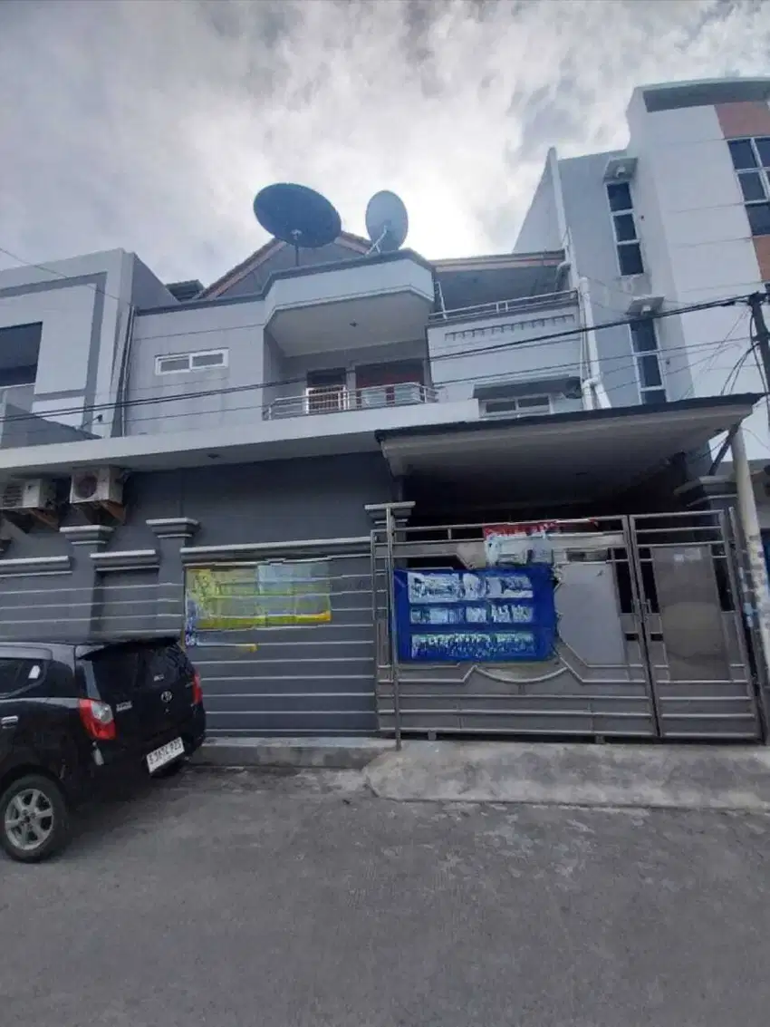 Dijual Rumah 2,5 lantai di Taman Ratu,Greenville Jakarta Barat