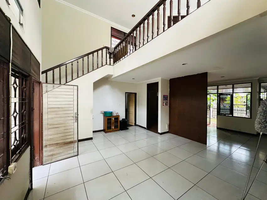 Disewakan pertahun rumah 2 Lt 240m2 di Cluster Modernland Tangerang