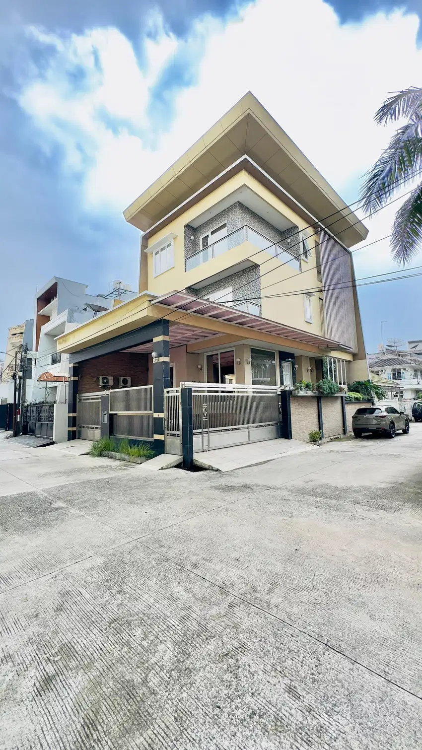 Rumah Full Furnished Hoek Depan Taman, Sunter Paradise Jakarta Utara