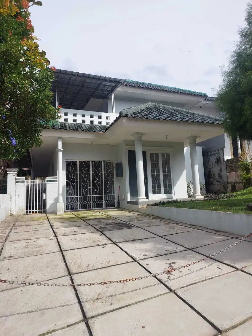 Dijual cepat rumah dua lantai siap huni di sentul city bogor
