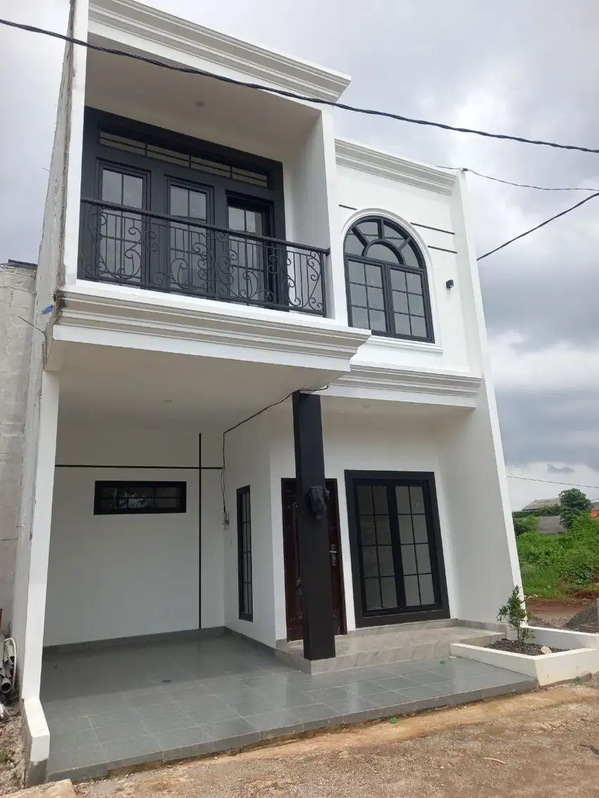 lRumah 2lt gaya clasik eropa Di jl akses ui