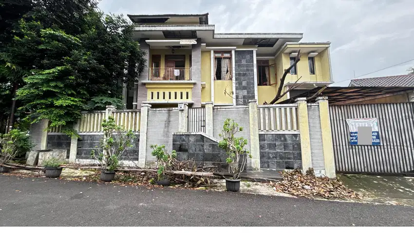 Rumah Besar 2 Lantai Hook Jalan 2 Mobil Lega 20 Meter Ke EcoPark Tebet