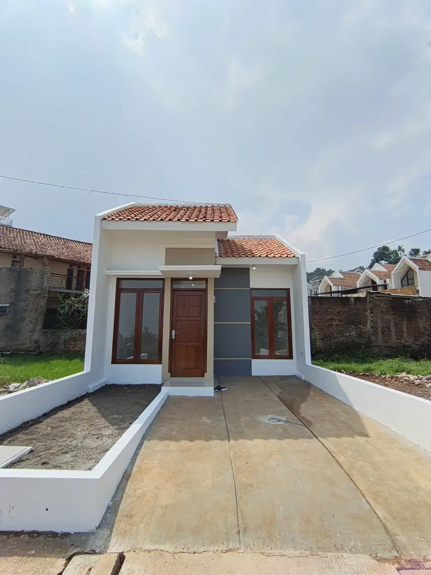 RUMAH MINIMALIS 1 KAMAR, carport dan taman luass