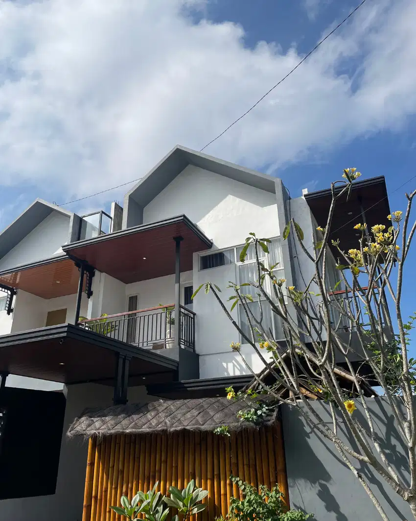 Dijual villa 2 lantai fasilitas terlengkap management sewa kelola