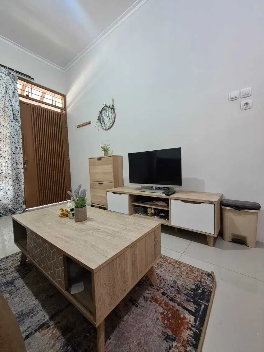 Disewakan Rumah Siap Huni Jarang Ada Furnish Taman Kopo Indah 3