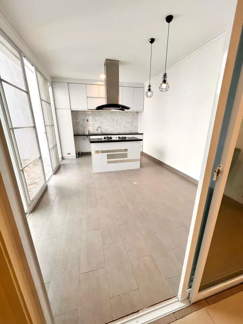 Rumah 2 Lantai,  6x15m² di Bohemia Gading Serpong Siap Huni!
