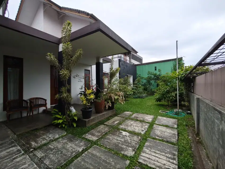 Rumah di Cigadung Lingkungan Asri dan Nyaman