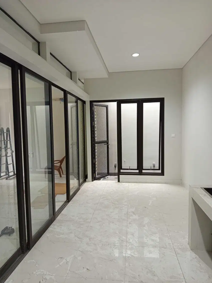 Disewakan Rumah Kinclong Full Renovasi Di Cluster Flora Summarecon