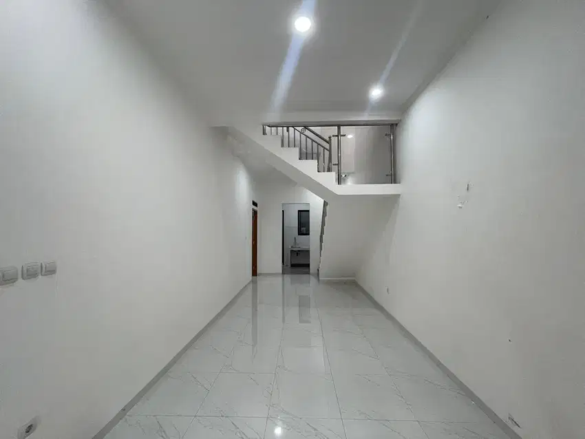 Rumah bangunan baru 2 lantai sudah shm di pondok kelapa Jakarta timur