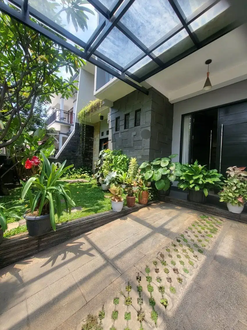 Rumah mewah siap huni di komplek mitra dago