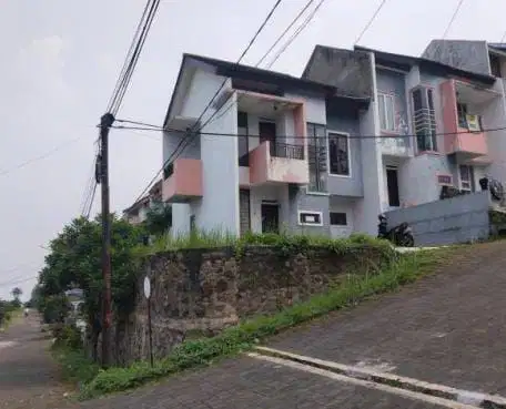 Rumah MURAH BANGET 2 lantai bagus siap huni di Buana Hilltop Residence