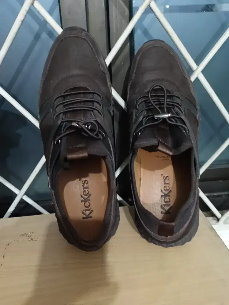 Sepatu kulit kickers murah