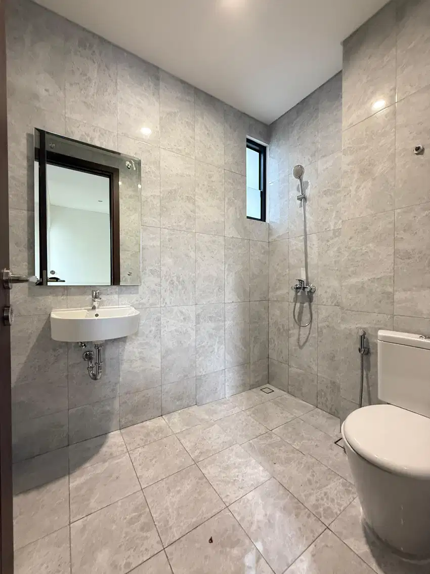 Rumah Baru Podomoro Modern Minimalist 2 lantai dijual cepat