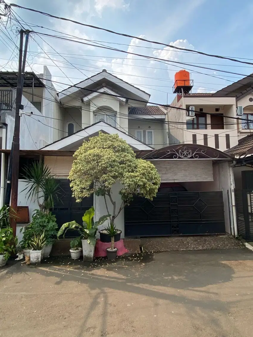 Rumah dekat mall  dan RS di villa galaxy bekasi