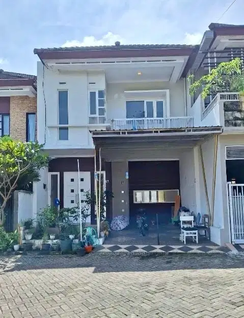Rumah 2 lantai lokasi area jaln Ikan Piranha