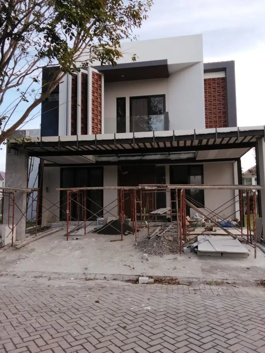 Ada Pool‼️Rumah Grand Pakuwon dekat Margomulyo