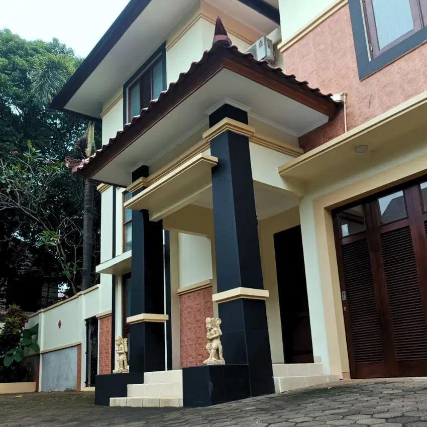 Rumah Mewah 2 Lantai di Kemang Timur, Ada Kolam Renang