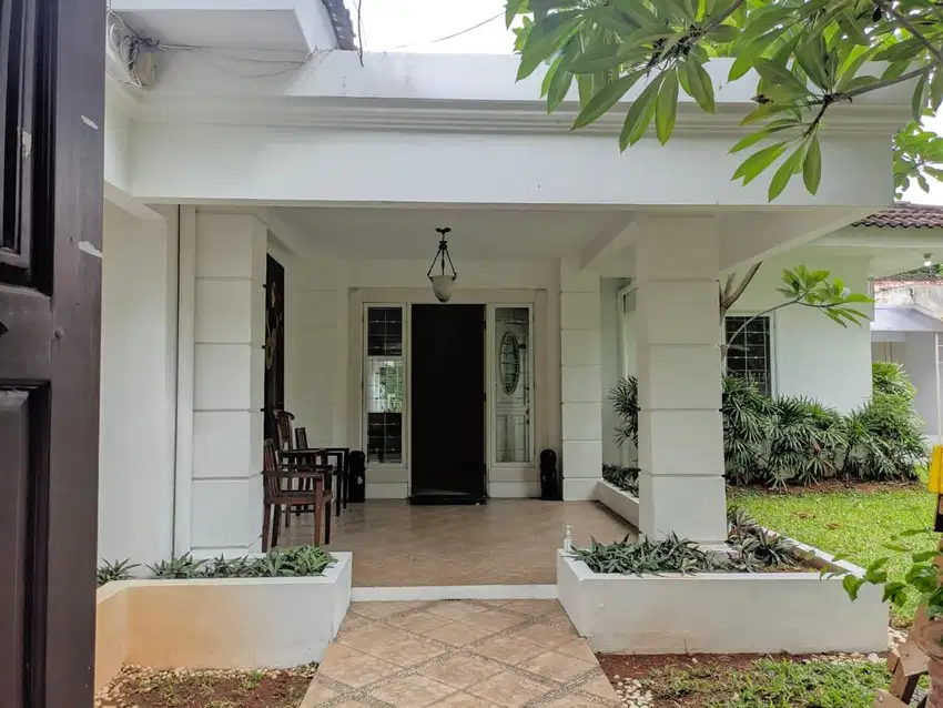 Rumah 811m2 4+2KT Ada Kolam Renang Siap Huni di Ampera Ps. Minggu