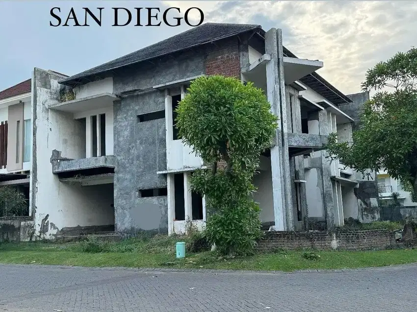 Rumah Setengah Jadi Hitung Tanah San Diego Pakuwon City