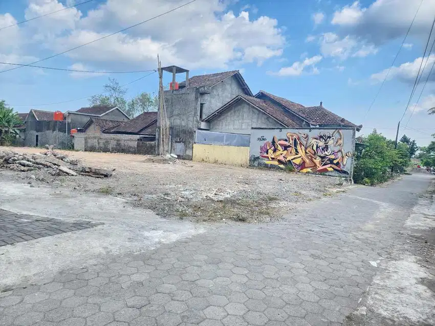 Tanah timur Pasar Gentan Dekat UII dan UGM