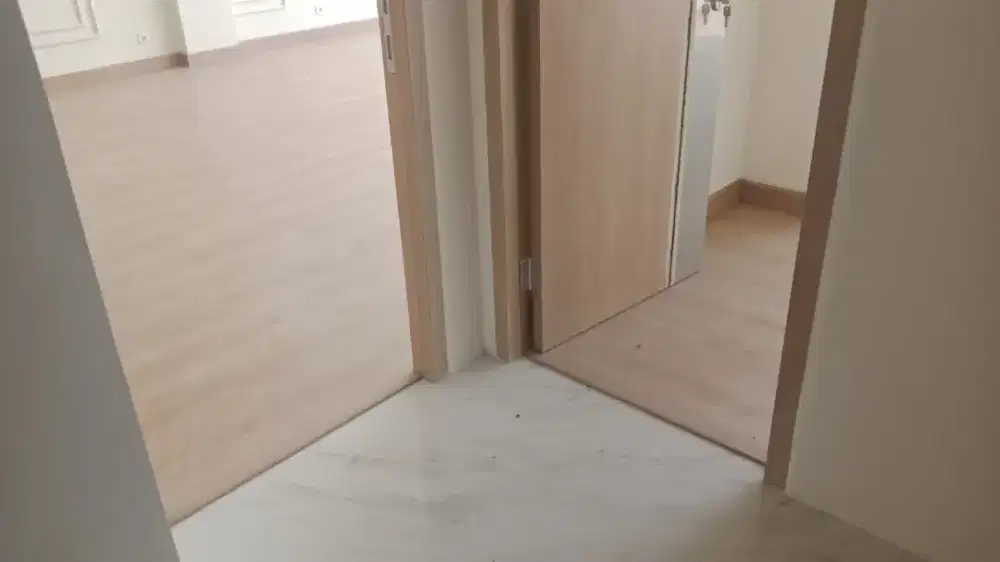 Jasa pasang vinil dan SPC dll