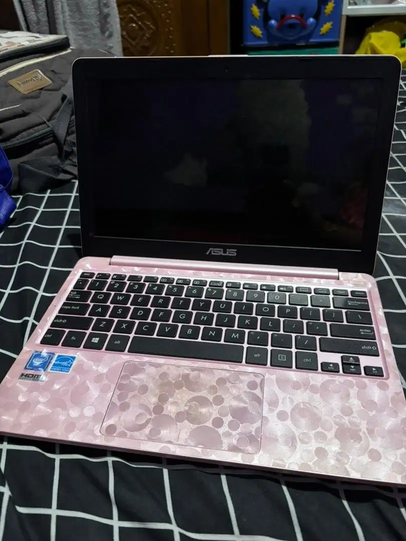 Notebook Asus E203M