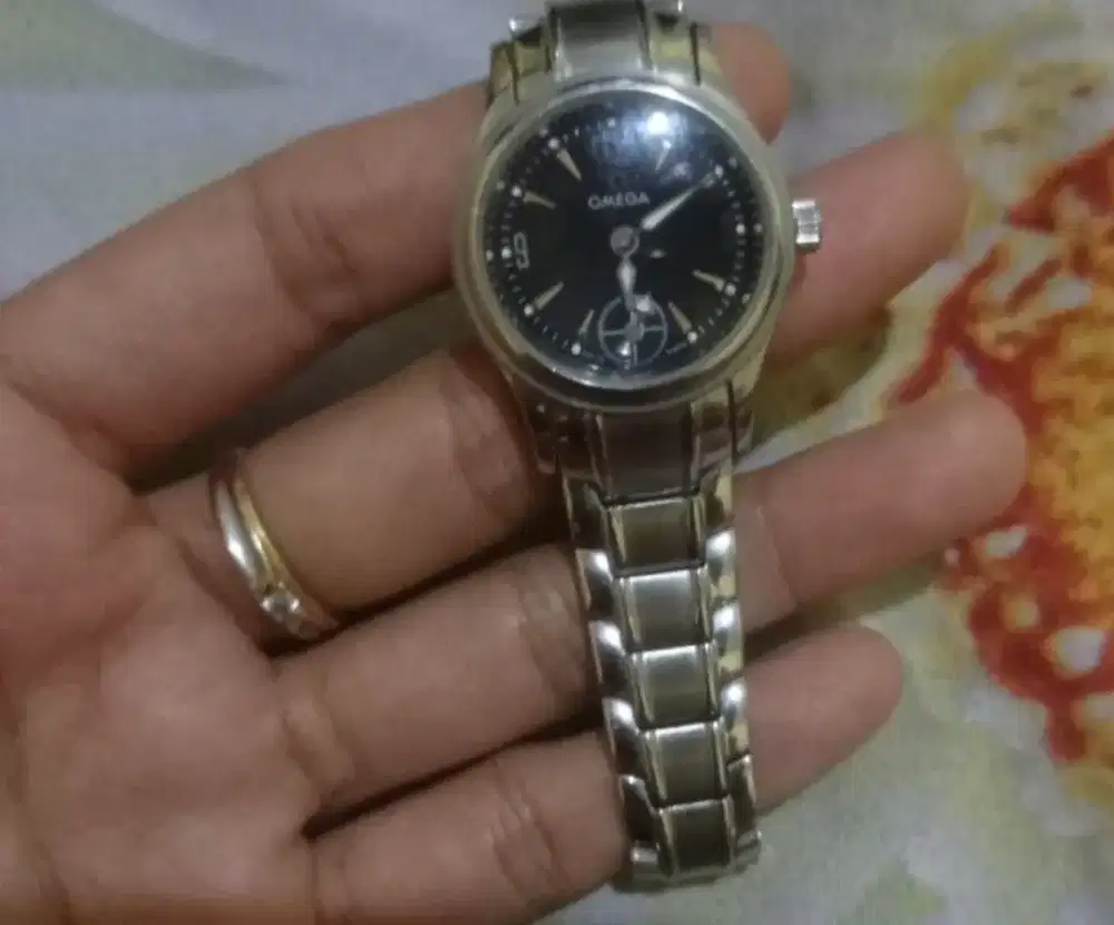 Jam tangan omega