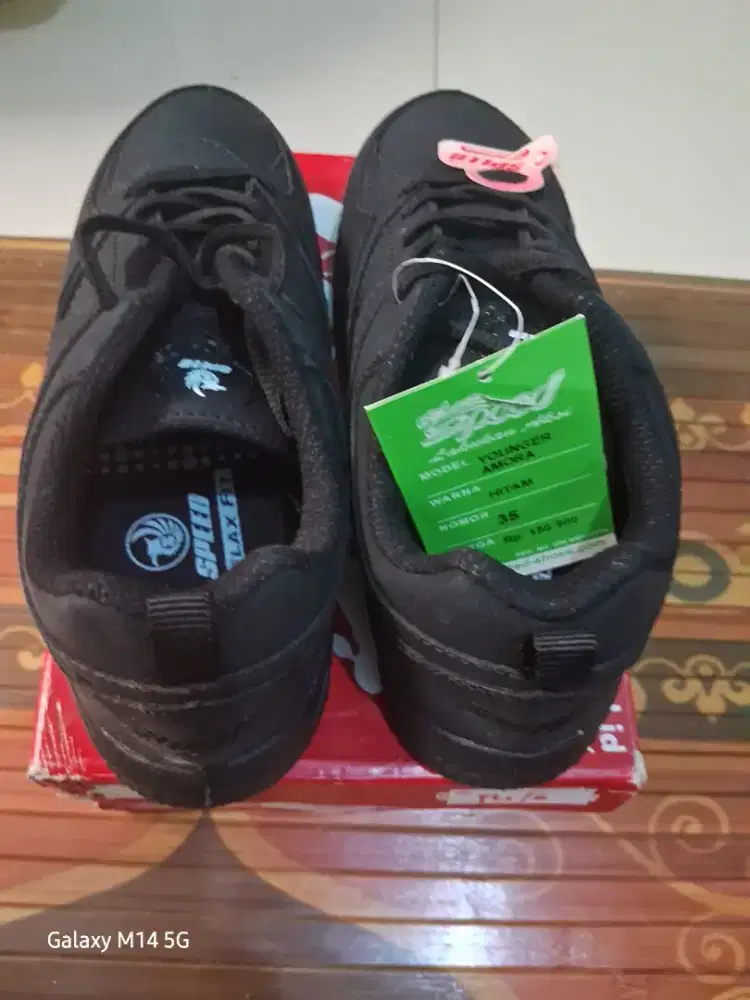 Sepatu sekolah merk speed
