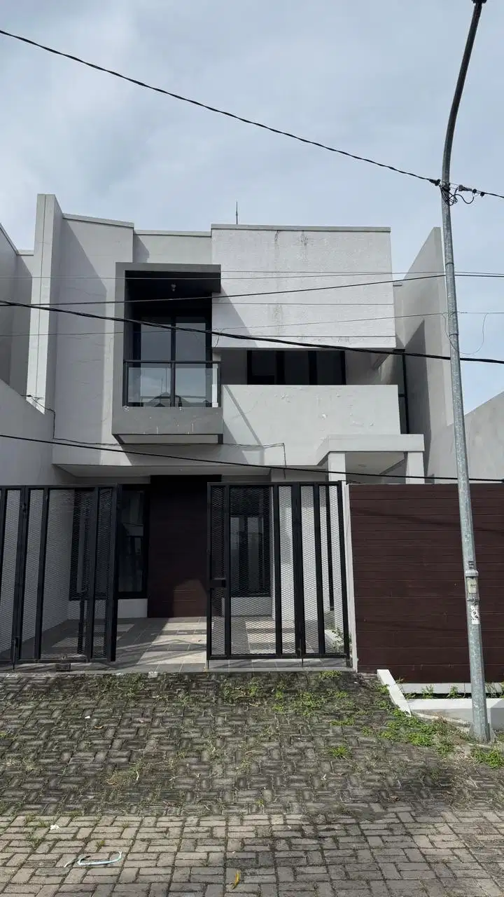 SUPER MURAH! DIJUAL RUMAH NEW GRESS MODERN SCANDINAVIAN KEBONSARI!