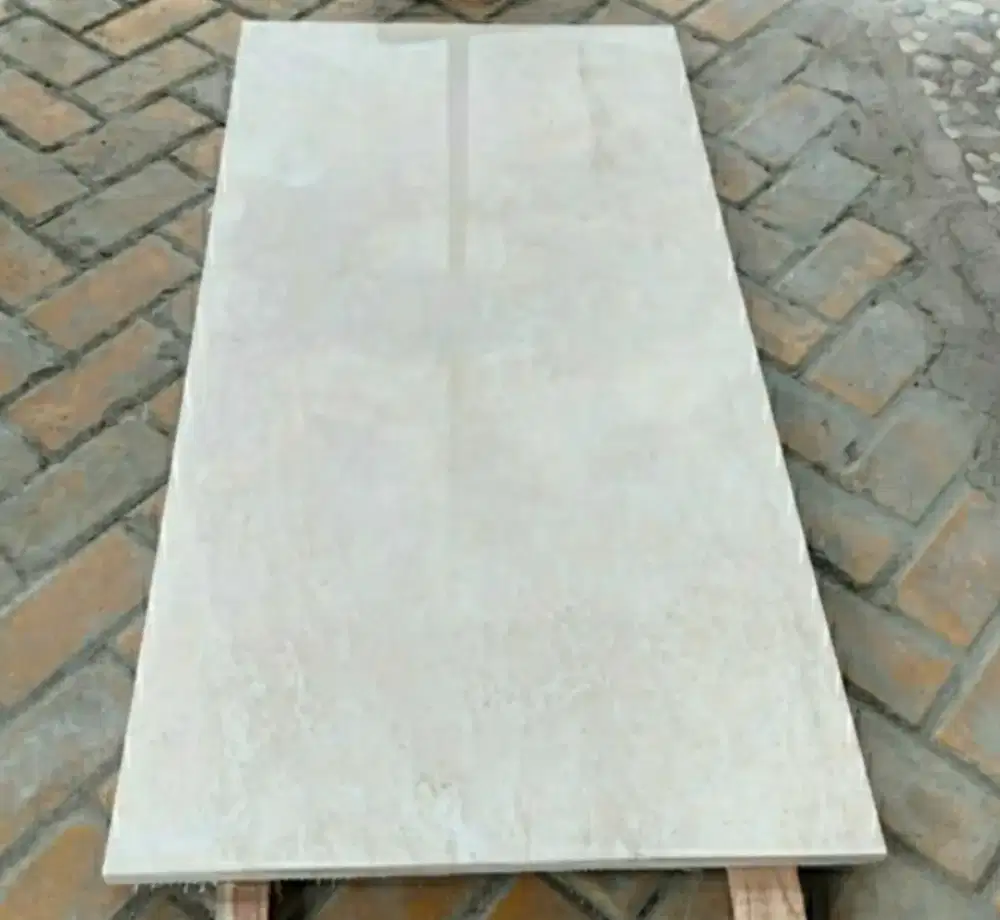 Marmer Lantai Asli Ukuran 120 x 60 Cm