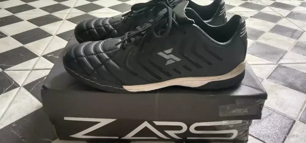 Sepatu futsal anak SD(free sepatu sekolah)