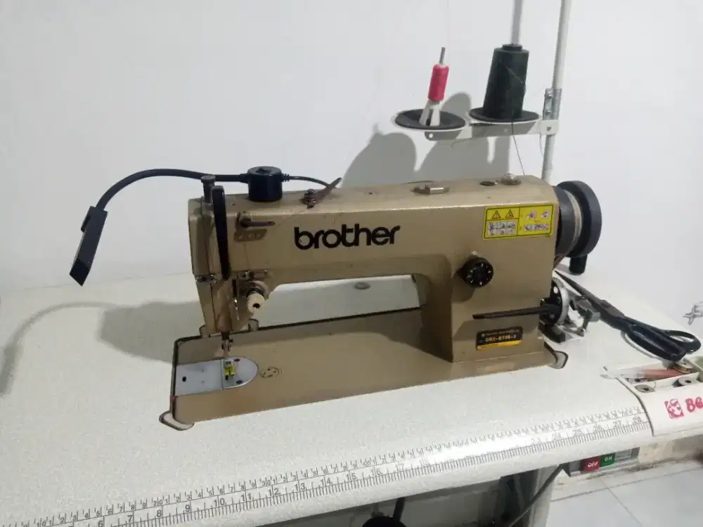 DIJUAL MESIN JAHIT BEKAS KOMPLIT – TINGGAL PAKAI!