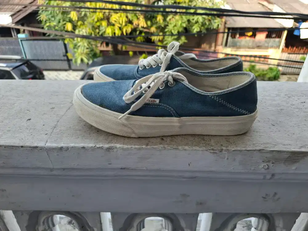 Sepatu vans. Sepatu preloved. Sepatu trifthing. Second original