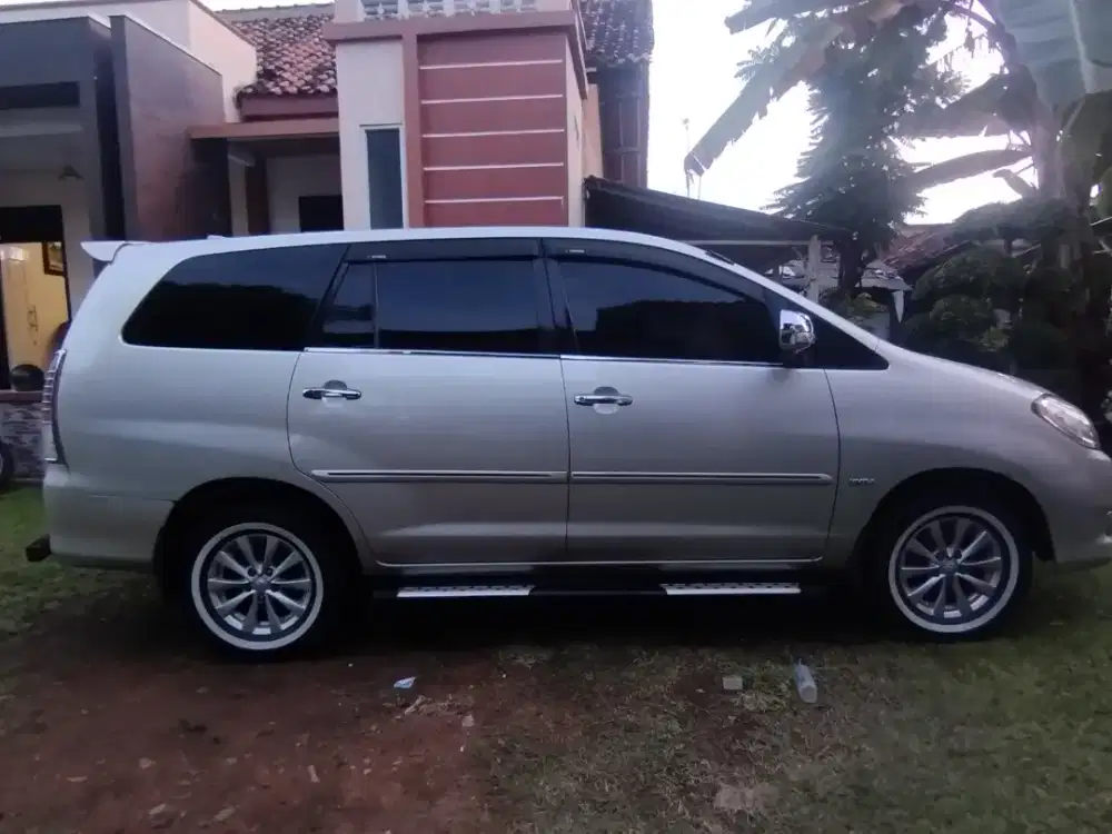 Toyota kijang innova 2006
