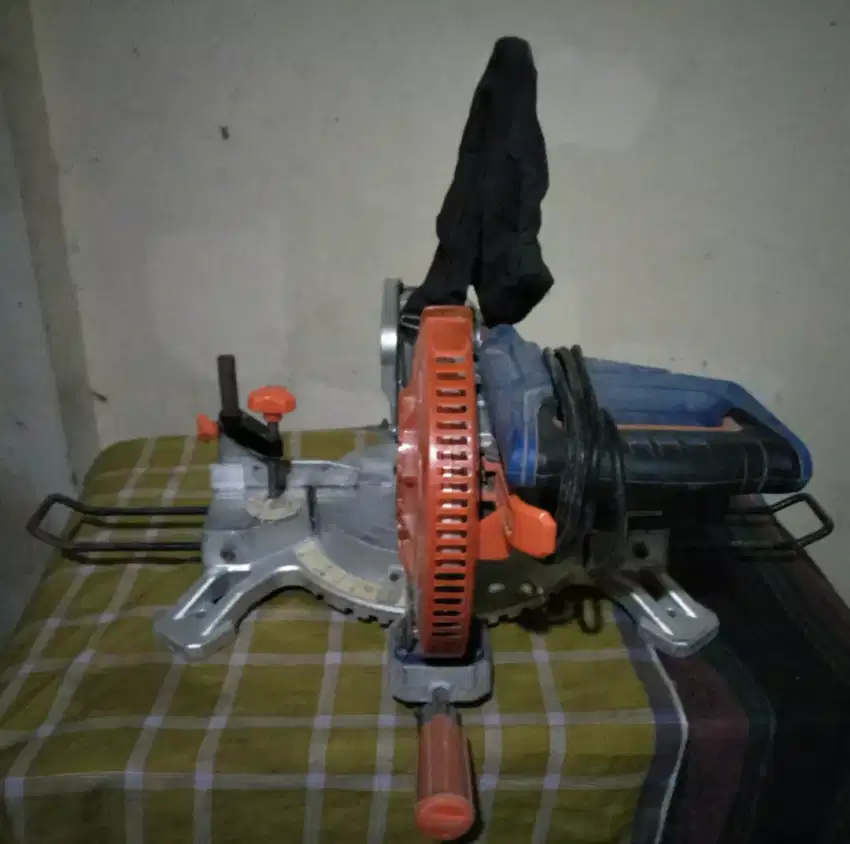 Circular Saw / Mitre Saw