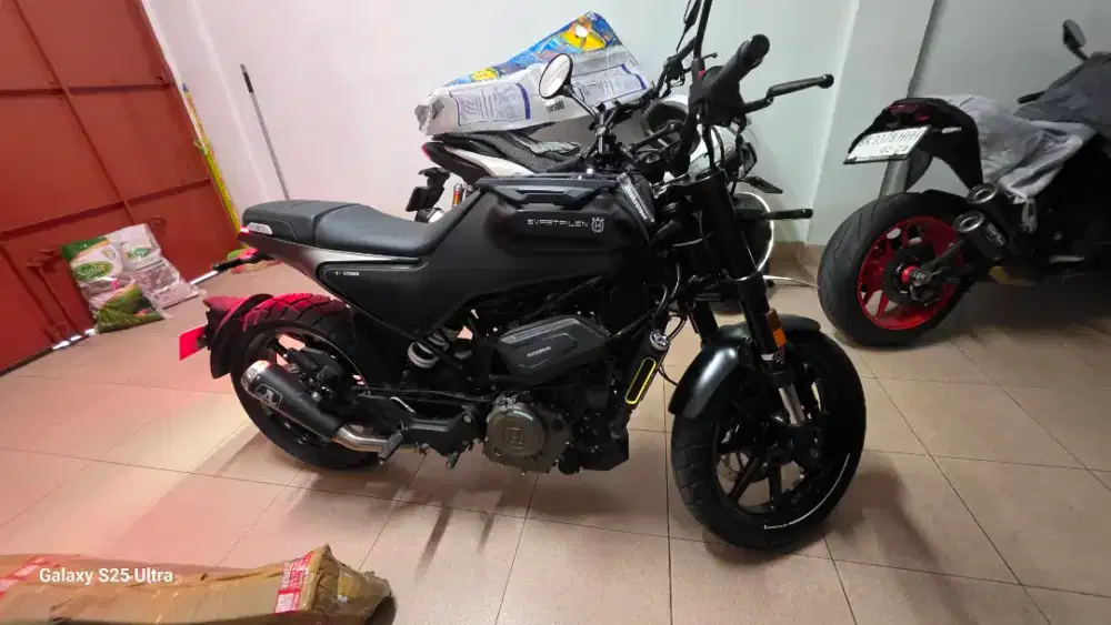 HUSQVARNA SVARTPILEN 250