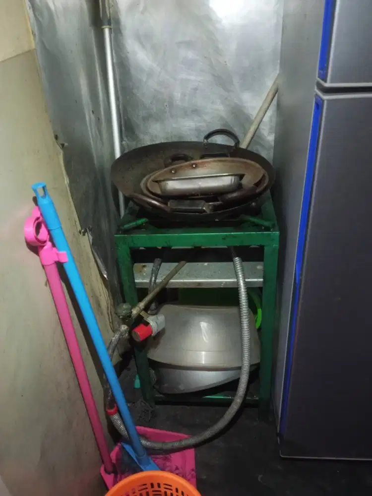 Kompor tekanan gas.kompor nasi goreng