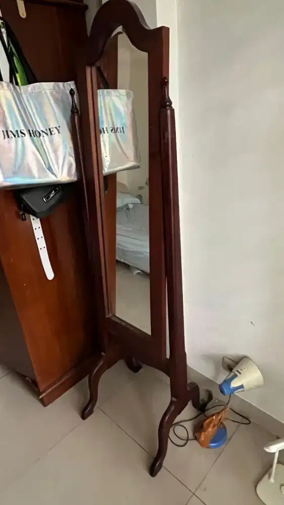 Standing mirror kayu