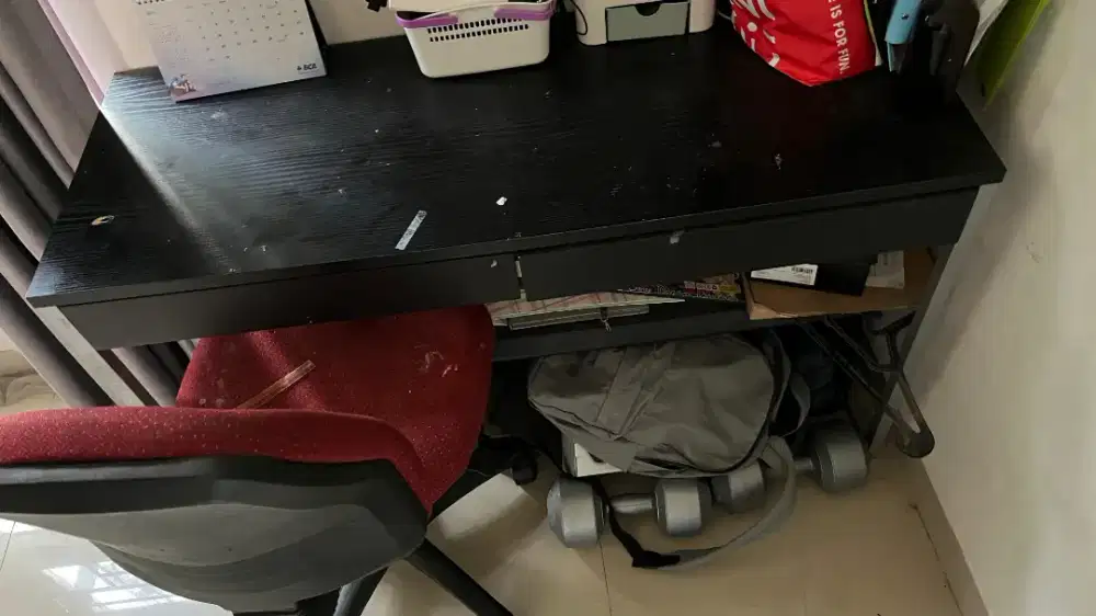 meja belajar dan kursi nya