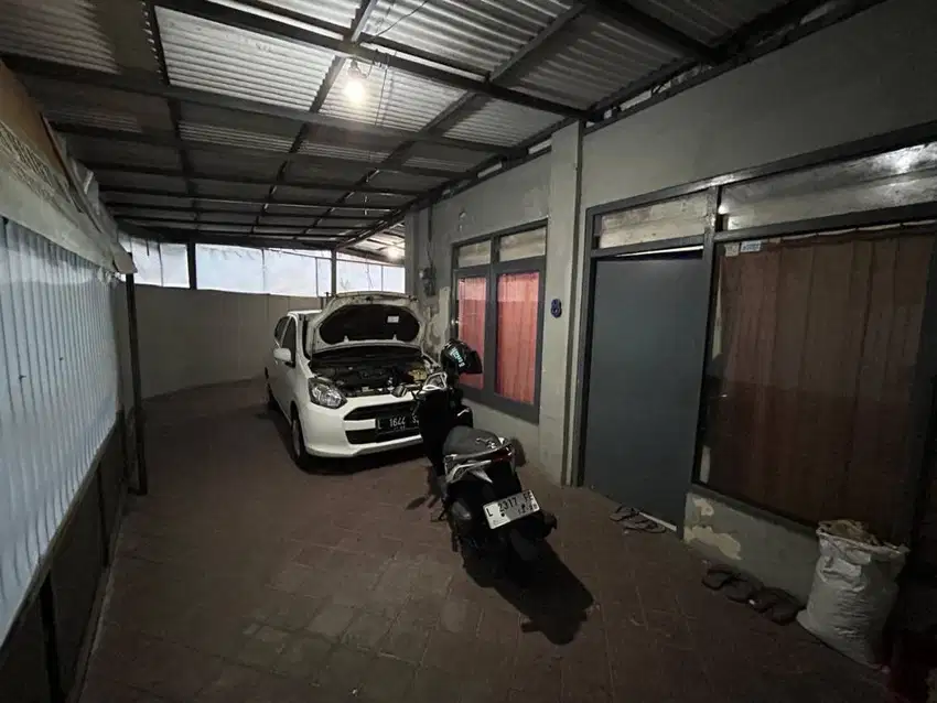 DIJUAL RUMAH DAERAH MENUR SURABAYA LUAS TANAH 181,25  LUAS BANGUNAN 93