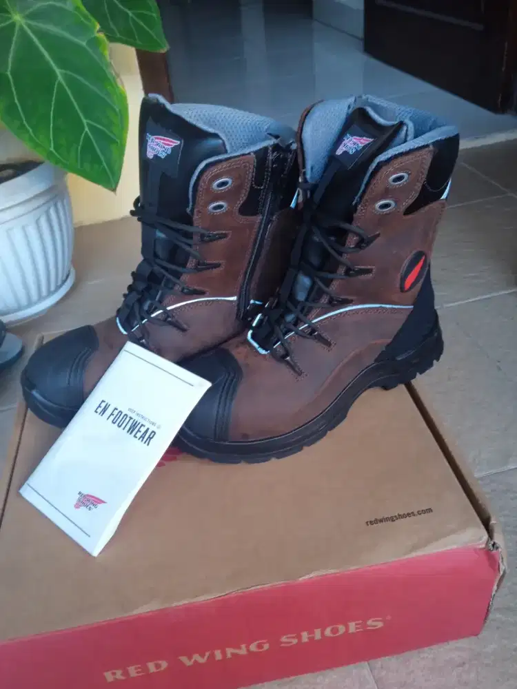 Redwing 3229 size 7.5 usa /40