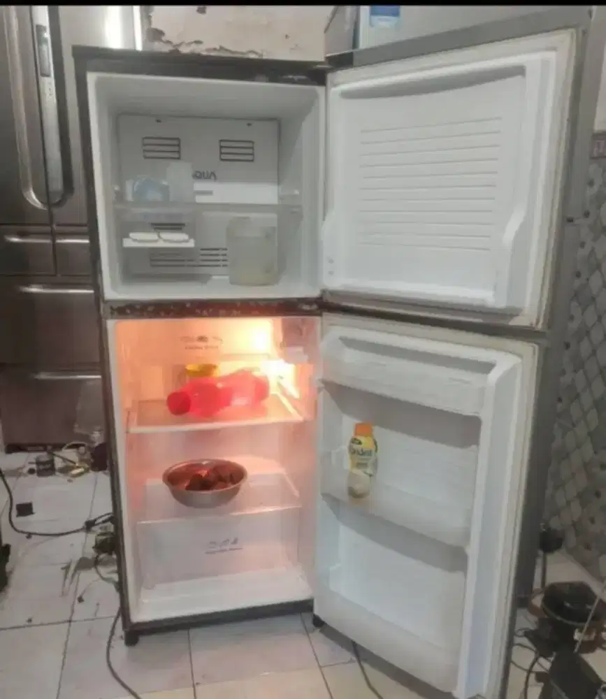 Servis kulkas, mesin cuci, AC