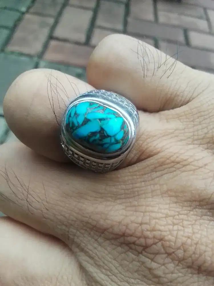 Pirus Persia serat emas