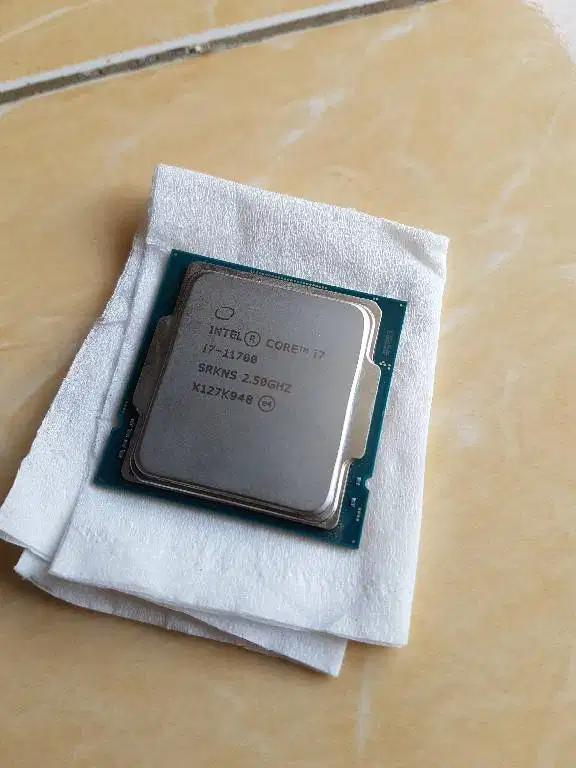 Processor Intel Core i7 11700 16 cpu speed to 4.9Ghz gen 11 UHD 750